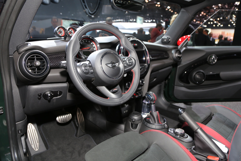 Illustration for article titled The 2015 Mini John Cooper Works: 228 HP And Bonkers Looks For $30,600